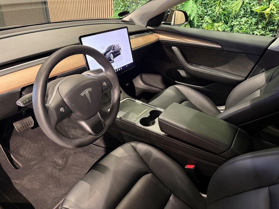 Tesla Model 3 RWD 4d
