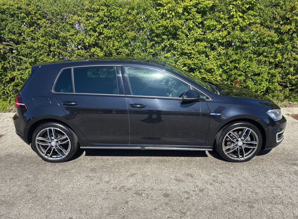 VW Golf VII 1,4 GTE Highline DSG 5d