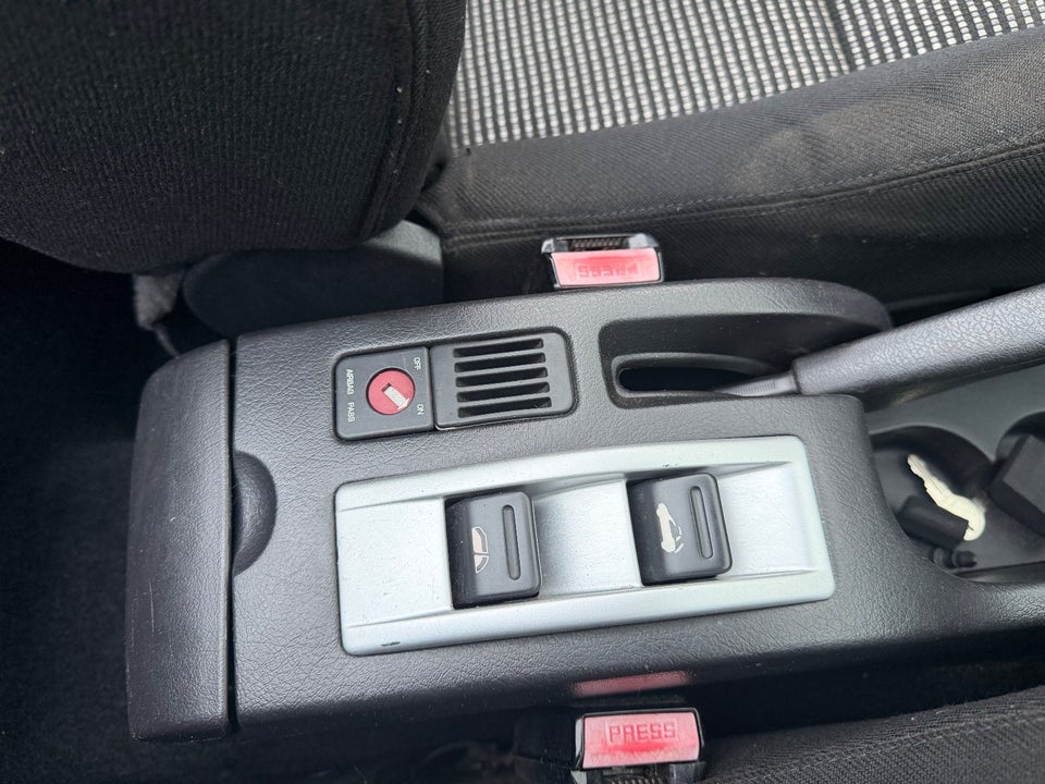 Peugeot 307 2,0 16V CC 2d