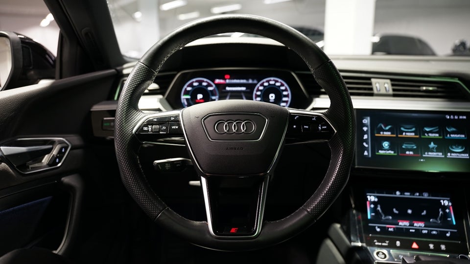 Audi e-tron 55 S-line quattro 5d