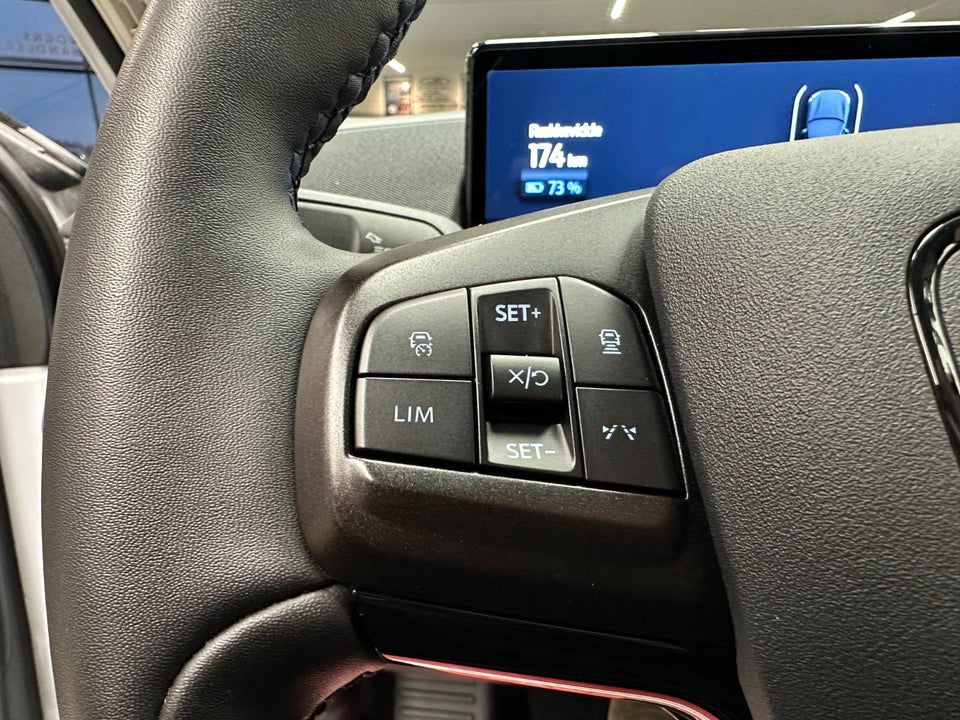 Ford Mustang Mach-E 75 Standard Range 5d