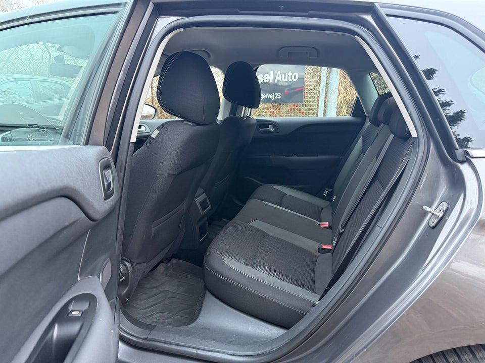 Citroën C4 1,6 BlueHDi 100 Feel 5d