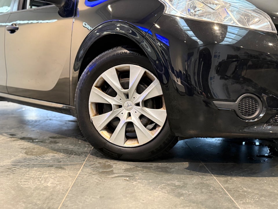 Peugeot 208 1,0 VTi Access 5d