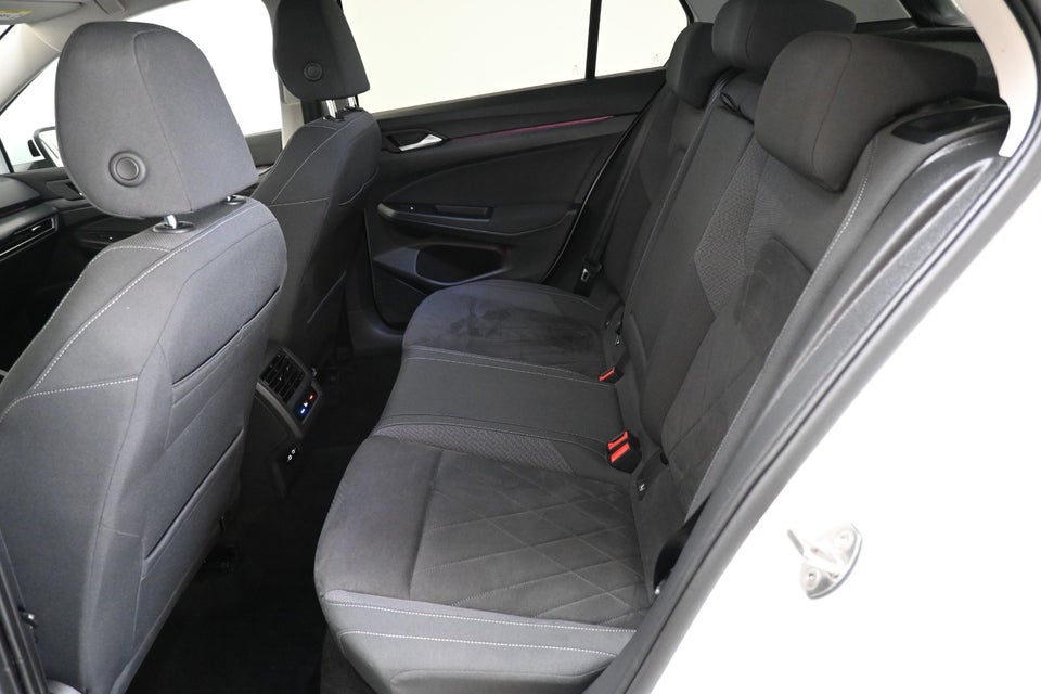 VW Golf VIII 1,4 eHybrid DSG 5d