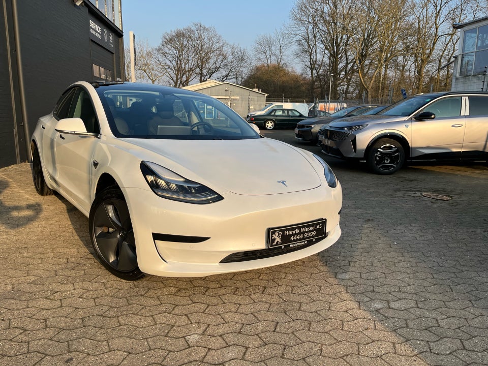 Tesla Model 3 Standard Range+ RWD 4d