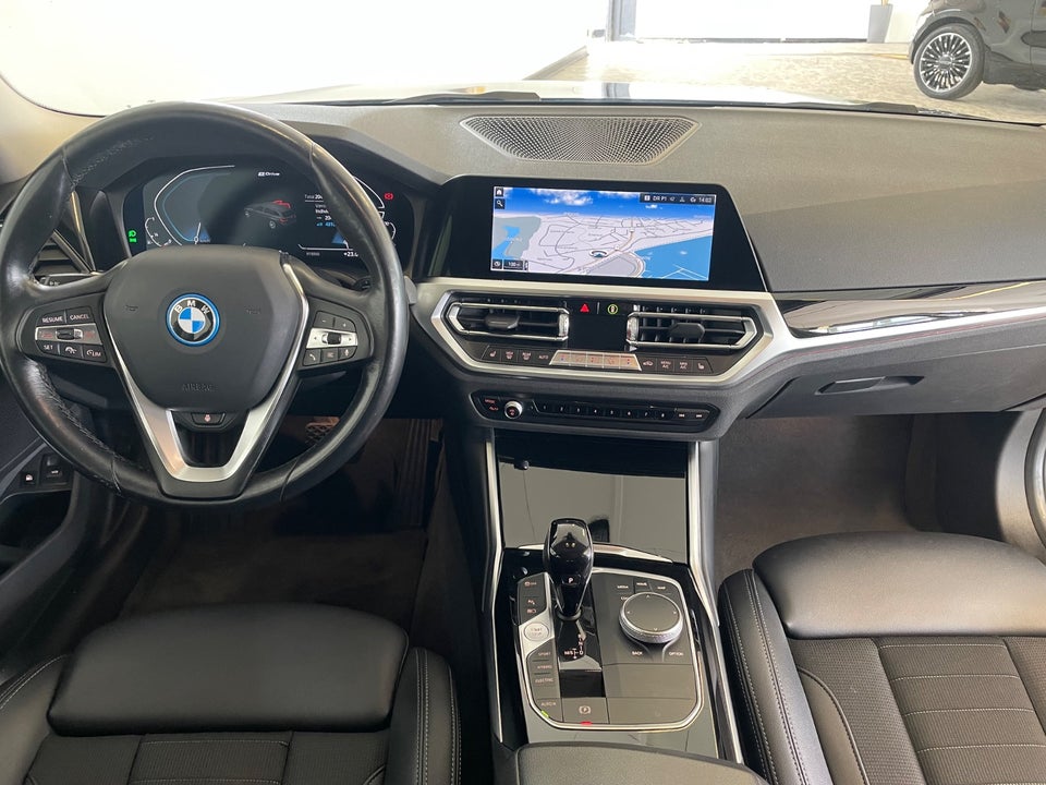 BMW 330e 2,0 Touring Sport Line aut. 5d