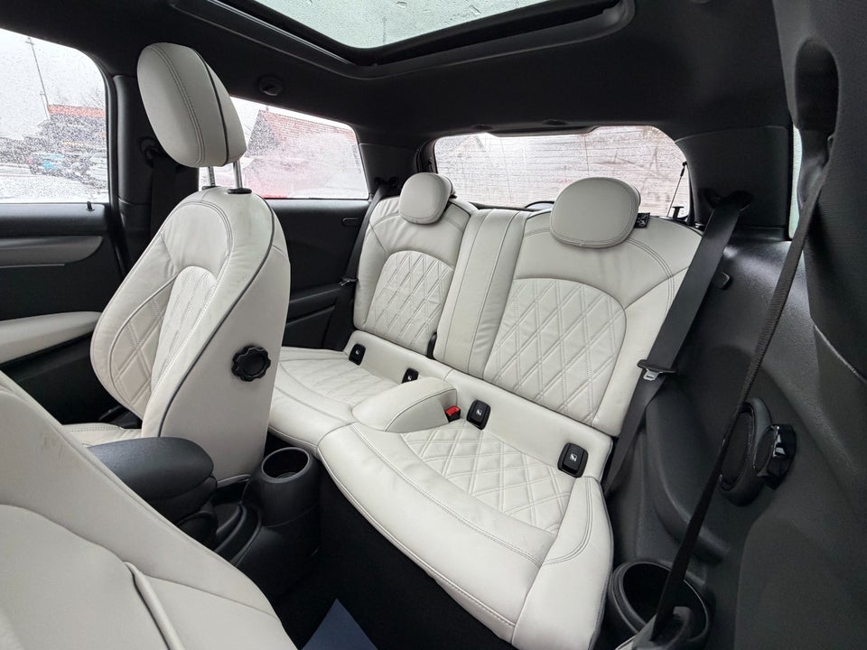 MINI Cooper SE Maximise 3d