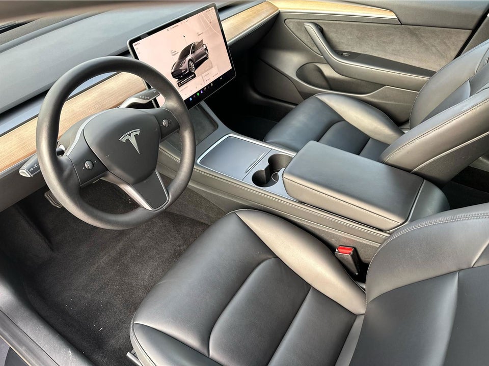 Tesla Model 3 Long Range AWD 4d