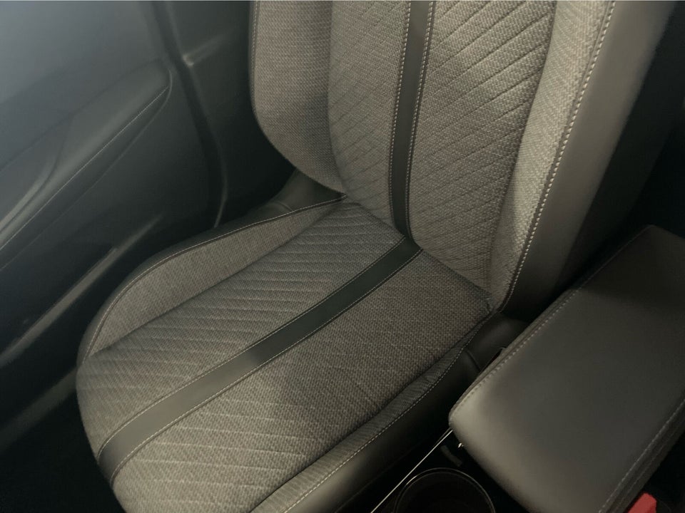 Peugeot 2008 1,2 PureTech 130 Allure EAT8 5d