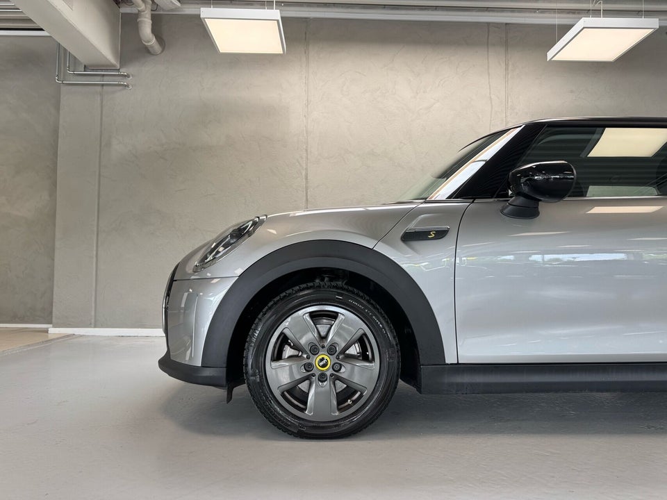 MINI Cooper SE Essential 3d