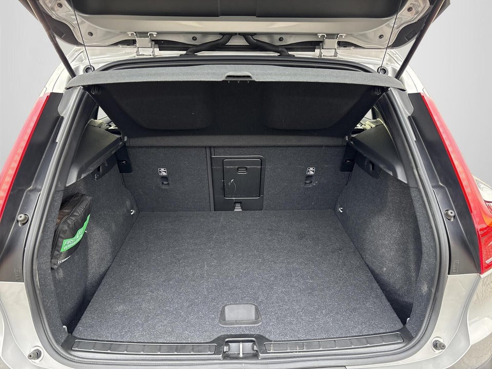 Volvo XC40 P6 ReCharge Core 5d