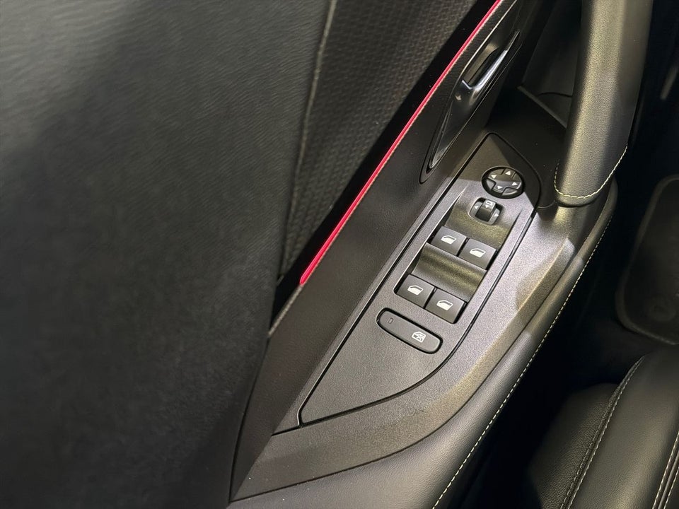 Peugeot e-2008 50 GT 5d