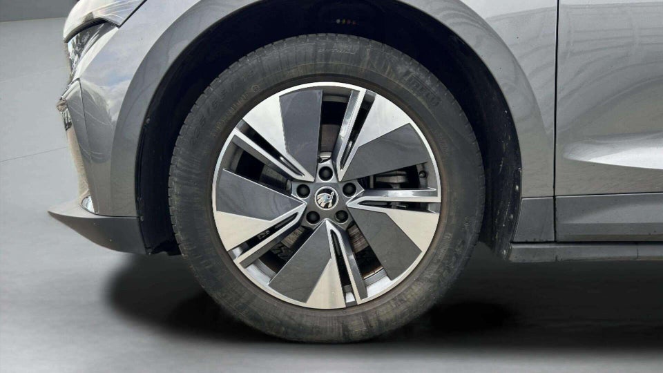 Skoda Enyaq 60 iV Loft 5d