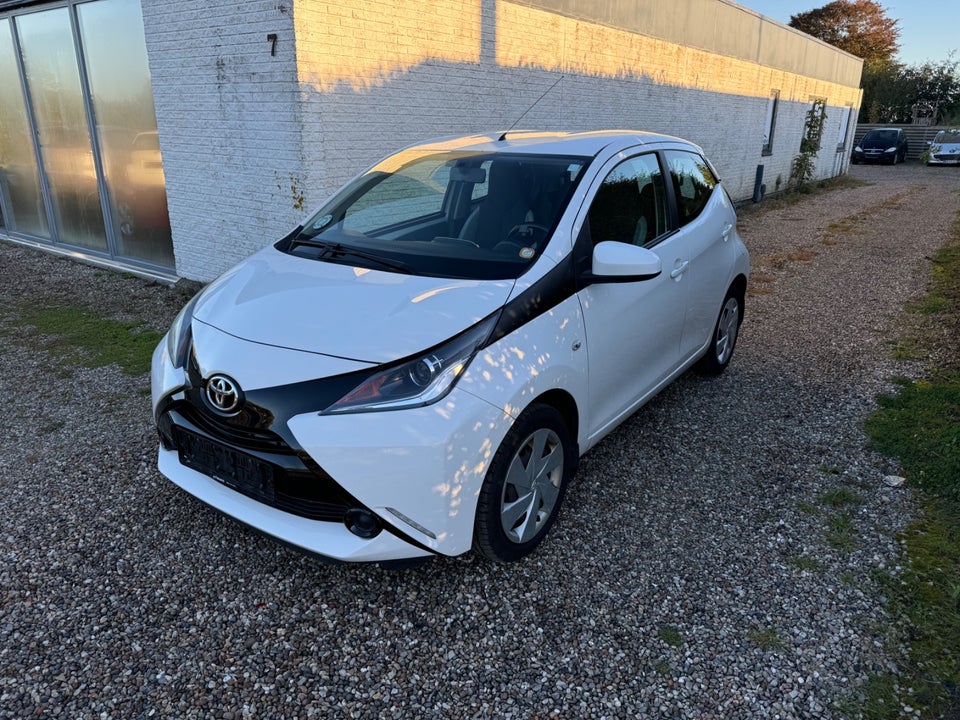 Toyota Aygo 1,0 VVT-i x-black II 5d