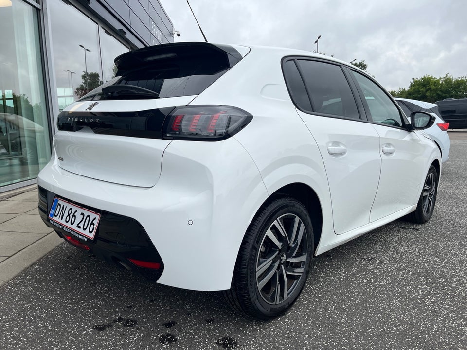 Peugeot 208 1,2 PureTech 100 Allure 5d