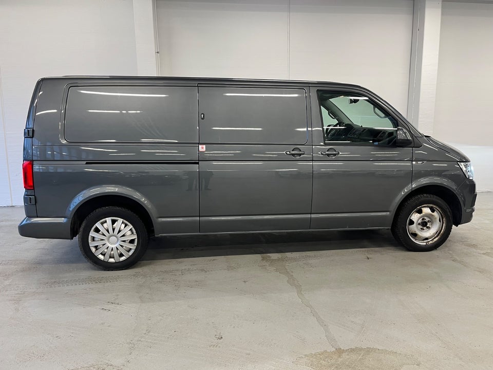 VW Transporter 2,0 TDi 204 Kassevogn DSG lang