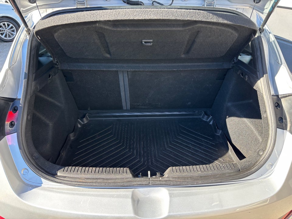 Hyundai i30 1,6 GDi XTR Eco 5d