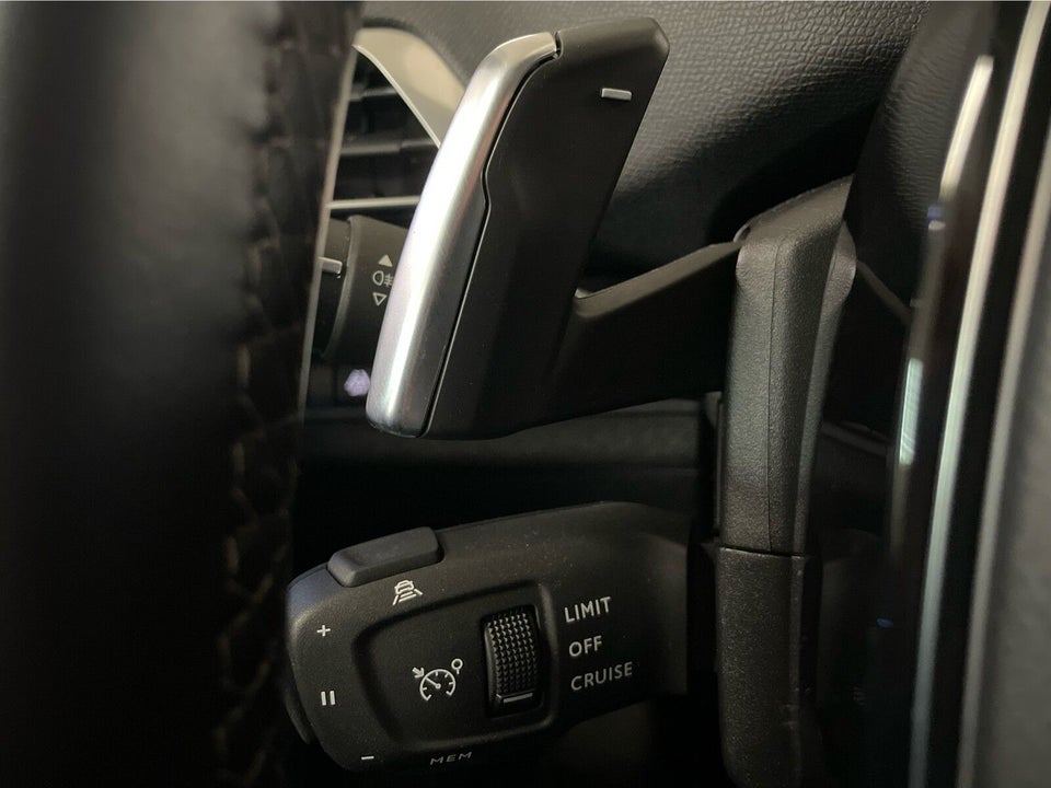 Peugeot 3008 1,6 Hybrid Allure Pack Limited EAT8 5d