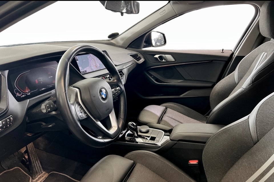 BMW 118i 1,5 Sport Line aut. 5d
