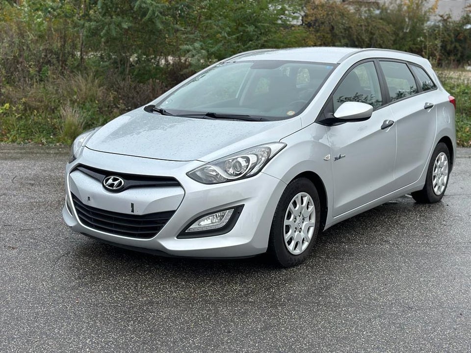 Hyundai i30 1,6 CRDi 110 XTR CW Eco 5d