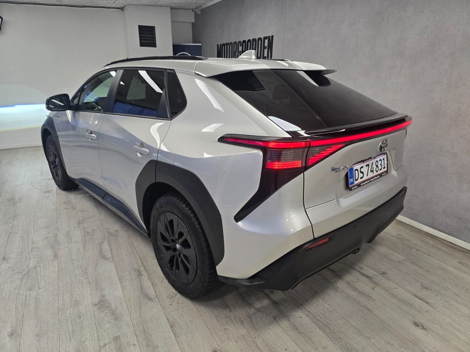 Toyota bZ4X Active 5d