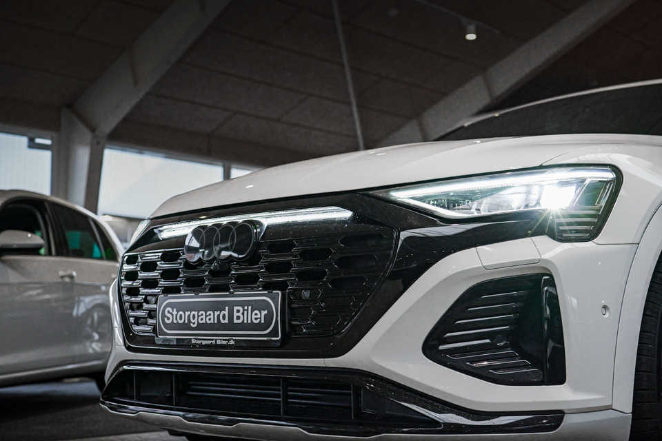 Audi Q8 e-tron 55 S-line quattro 5d