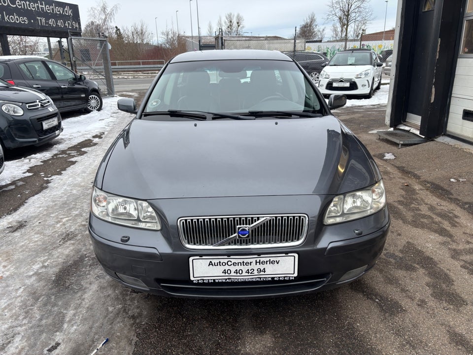 Volvo V70 2,4 140 Momentum 5d