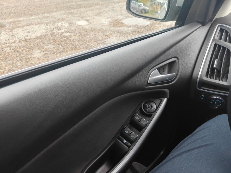 Ford Focus 1,6 TDCi 115 Titanium 5d