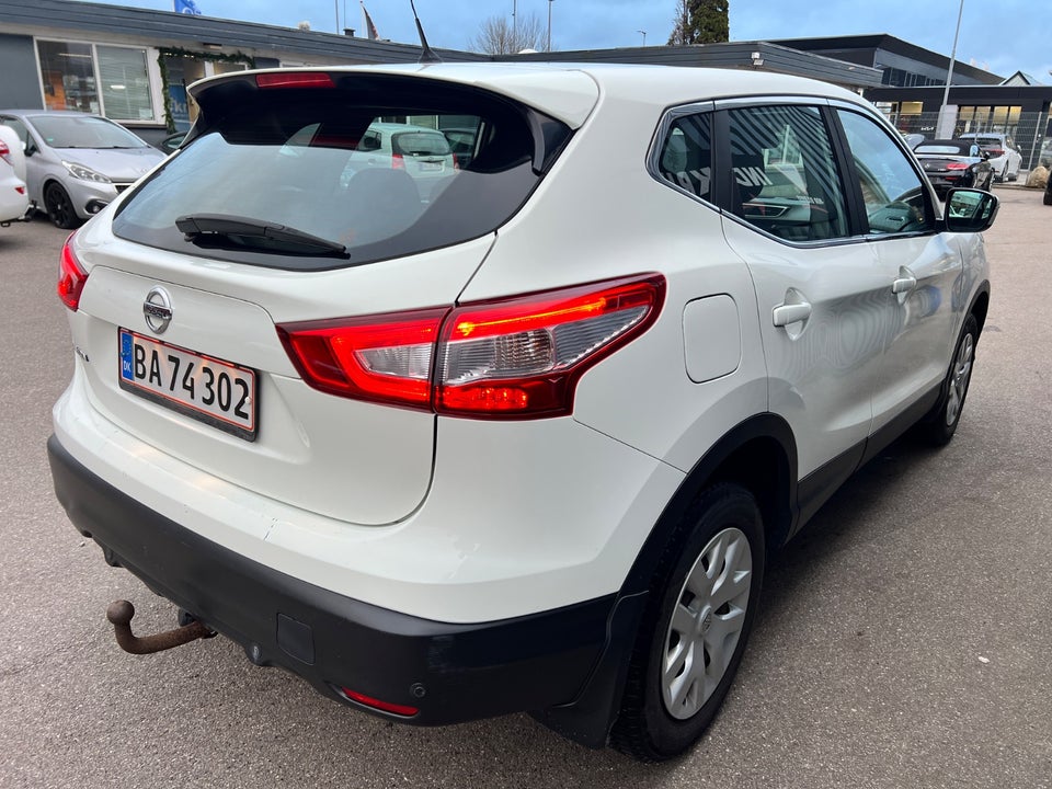 Nissan Qashqai 1,2 Dig-T 115 Acenta 5d