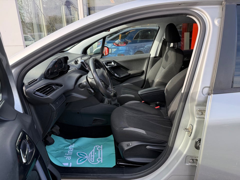 Peugeot 208 1,2 VTi Active 5d