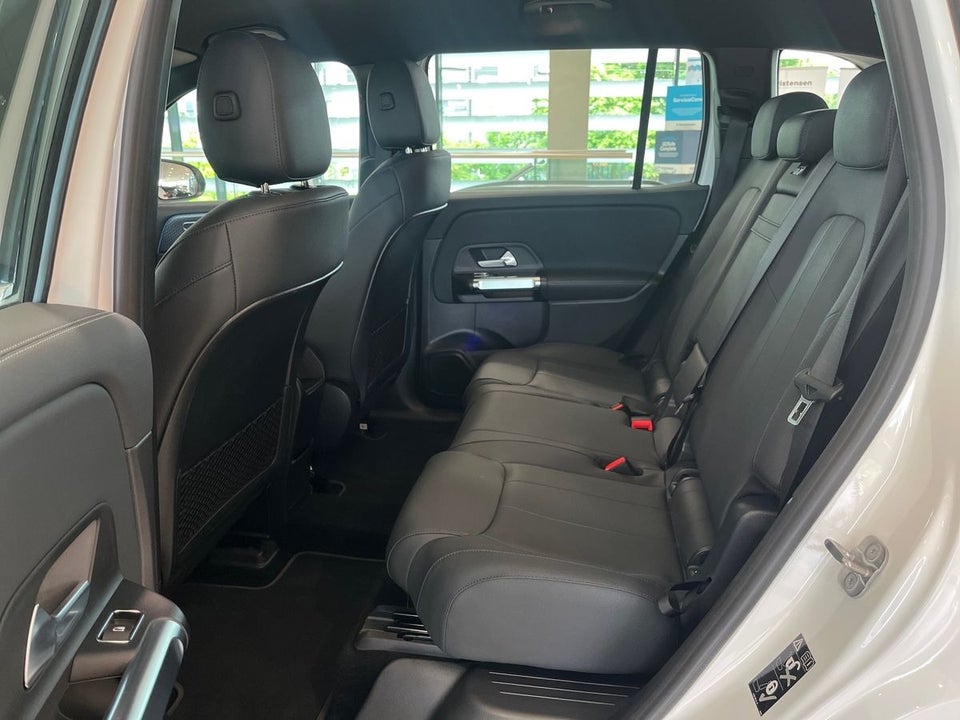 Mercedes EQB300 4Matic 5d