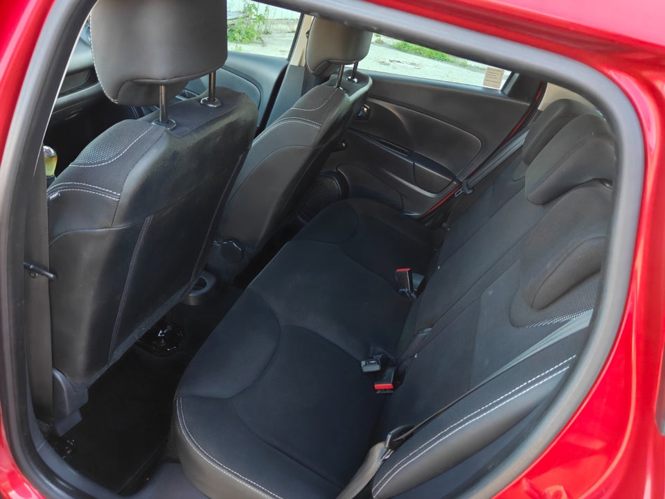 Renault Clio IV 0,9 TCe 90 Expression Sport Tourer 5d