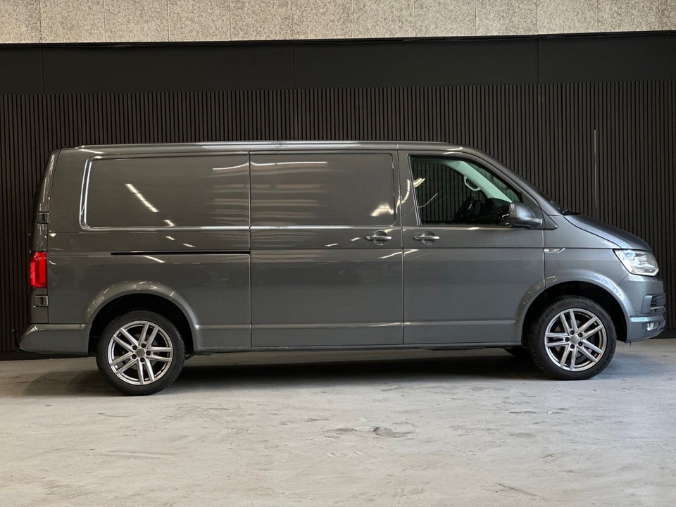 VW Transporter 2,0 TDi 114 Kassevogn lang BMT