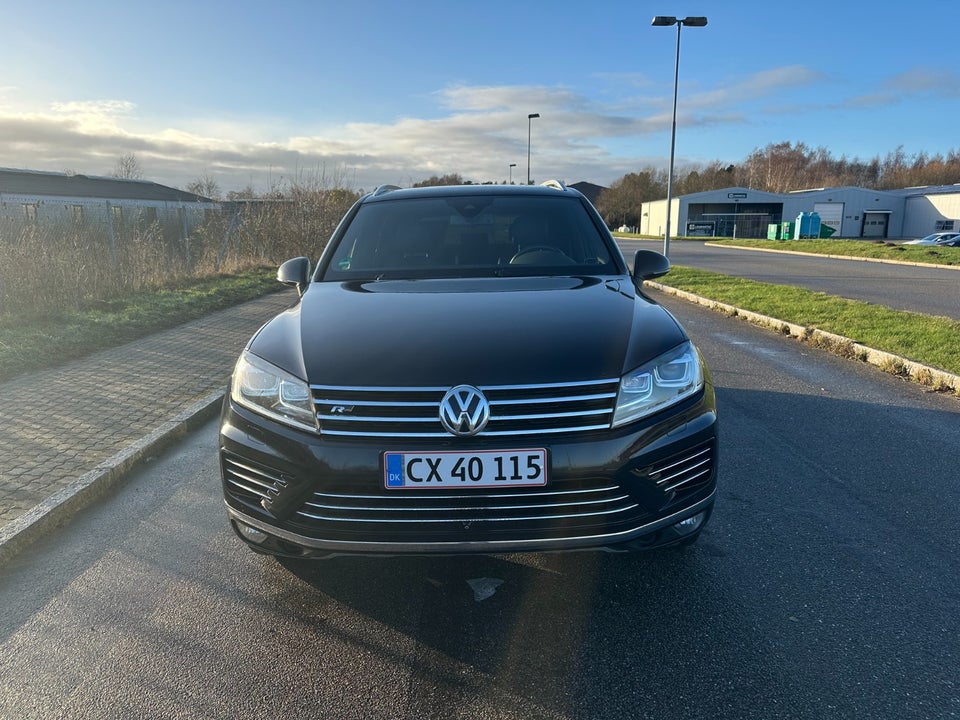 VW Touareg 3,0 V6 TDi 262 R-line Tiptr. 4Motion 5d