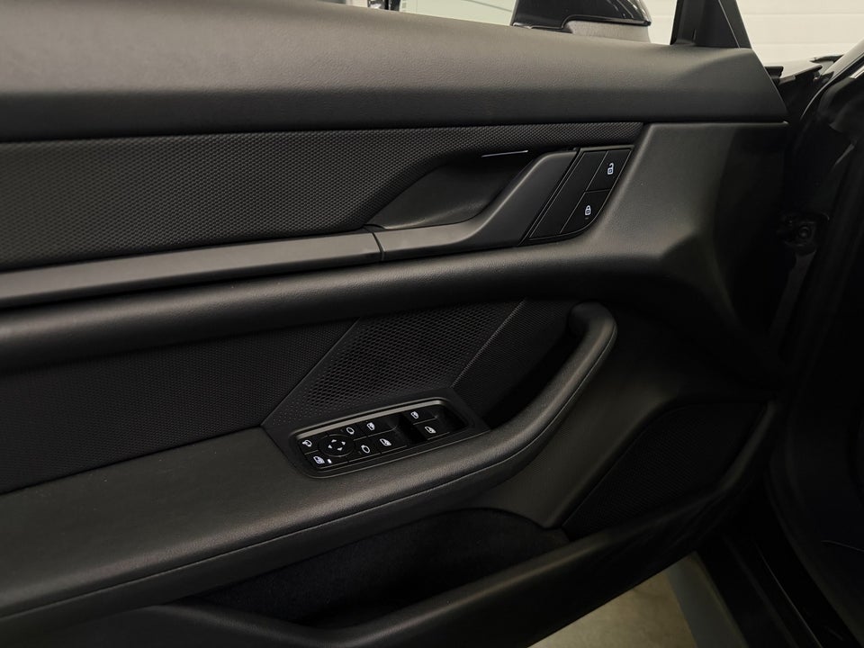 Porsche Taycan Sport Turismo 5d