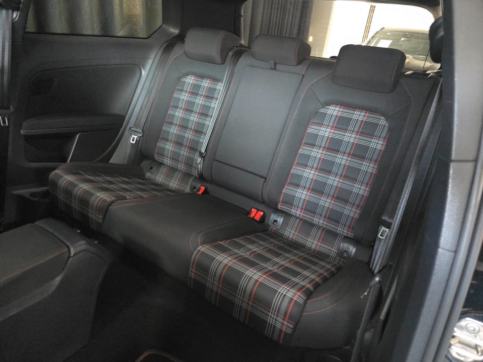 VW Golf VII 2,0 GTi Performance DSG BMT 3d