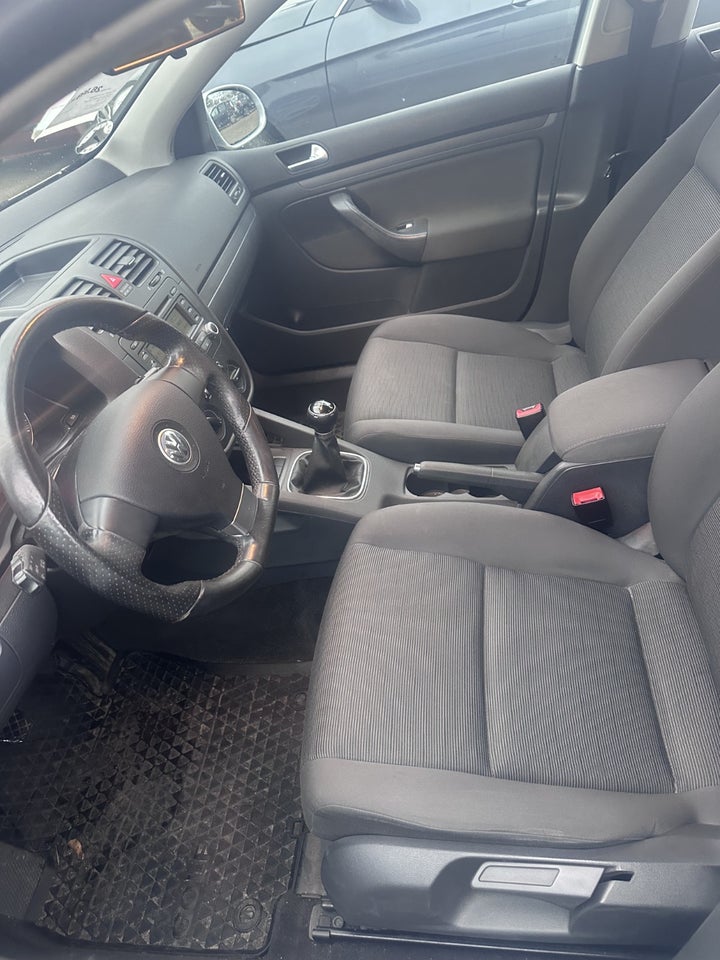 VW Golf V 1,6 Comfortline 5d