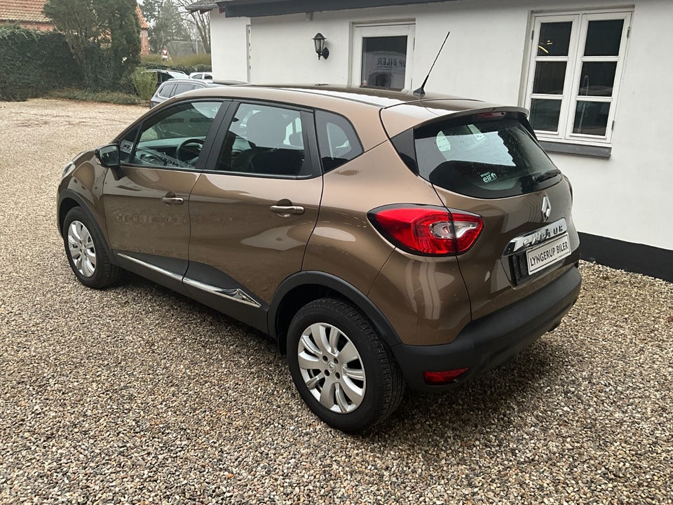 Renault Captur 0,9 TCe 90 Expression 5d