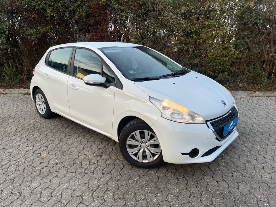 Peugeot 208 1,2 VTi Allure 5d