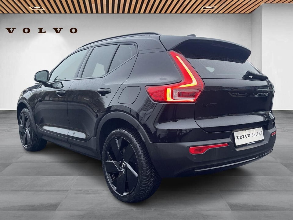 Volvo EX40 Extended Range Black Edition 5d