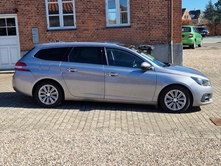Peugeot 308 1,6 BlueHDi 120 Allure SW EAT6 5d