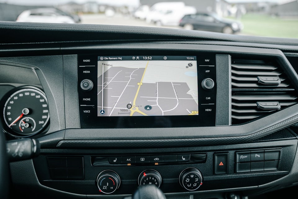 VW Transporter 2,0 TDi 150 Kassevogn DSG lang