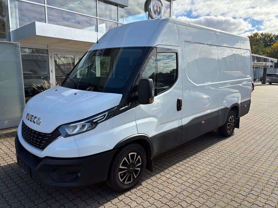 Iveco Daily 2,3 35S16 12m³ Van AG8