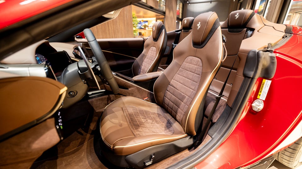 Ferrari Roma 3,9 Spider DCT 2d