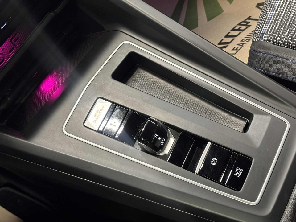 VW Golf VIII 1,4 GTE DSG 5d