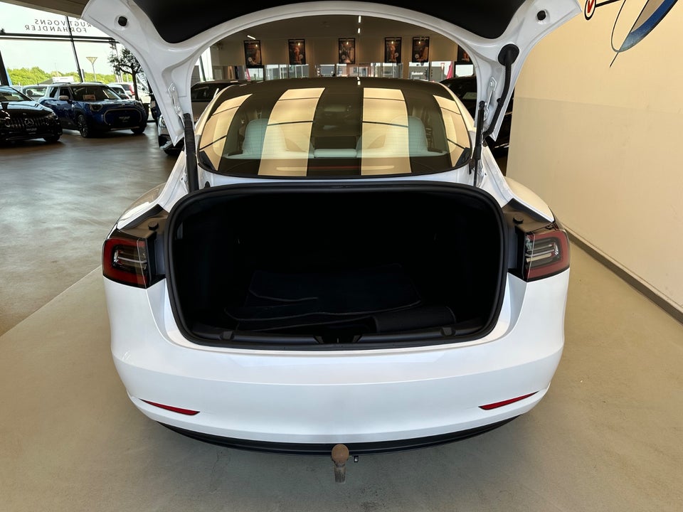 Tesla Model 3 Long Range AWD 4d