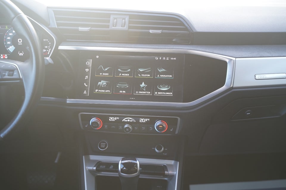 Audi Q3 45 TFSi e Attitude plus S-tr. 5d