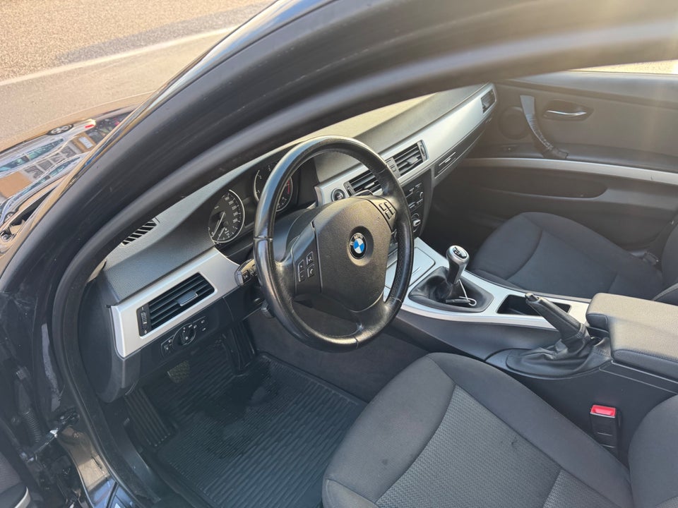 BMW 320d 2,0  4d