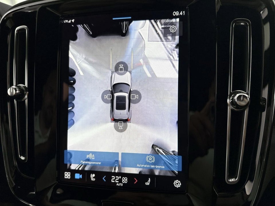 Volvo EX40 Extended Range Black Edition 5d