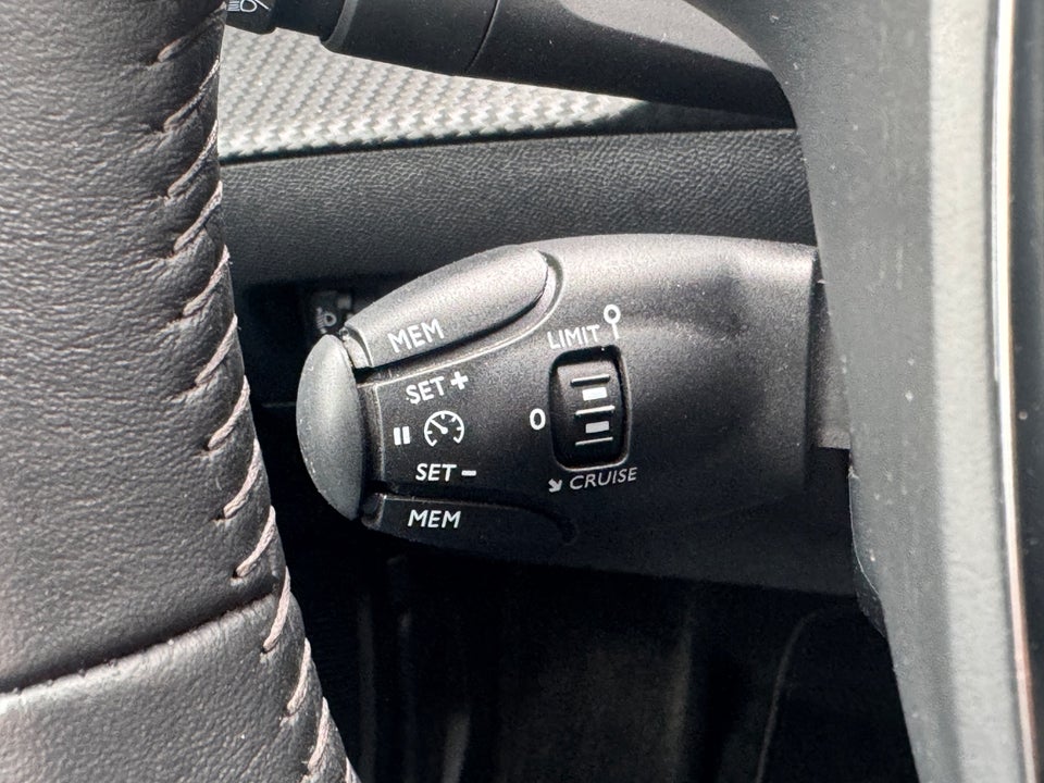 Peugeot e-2008 50 Allure 5d